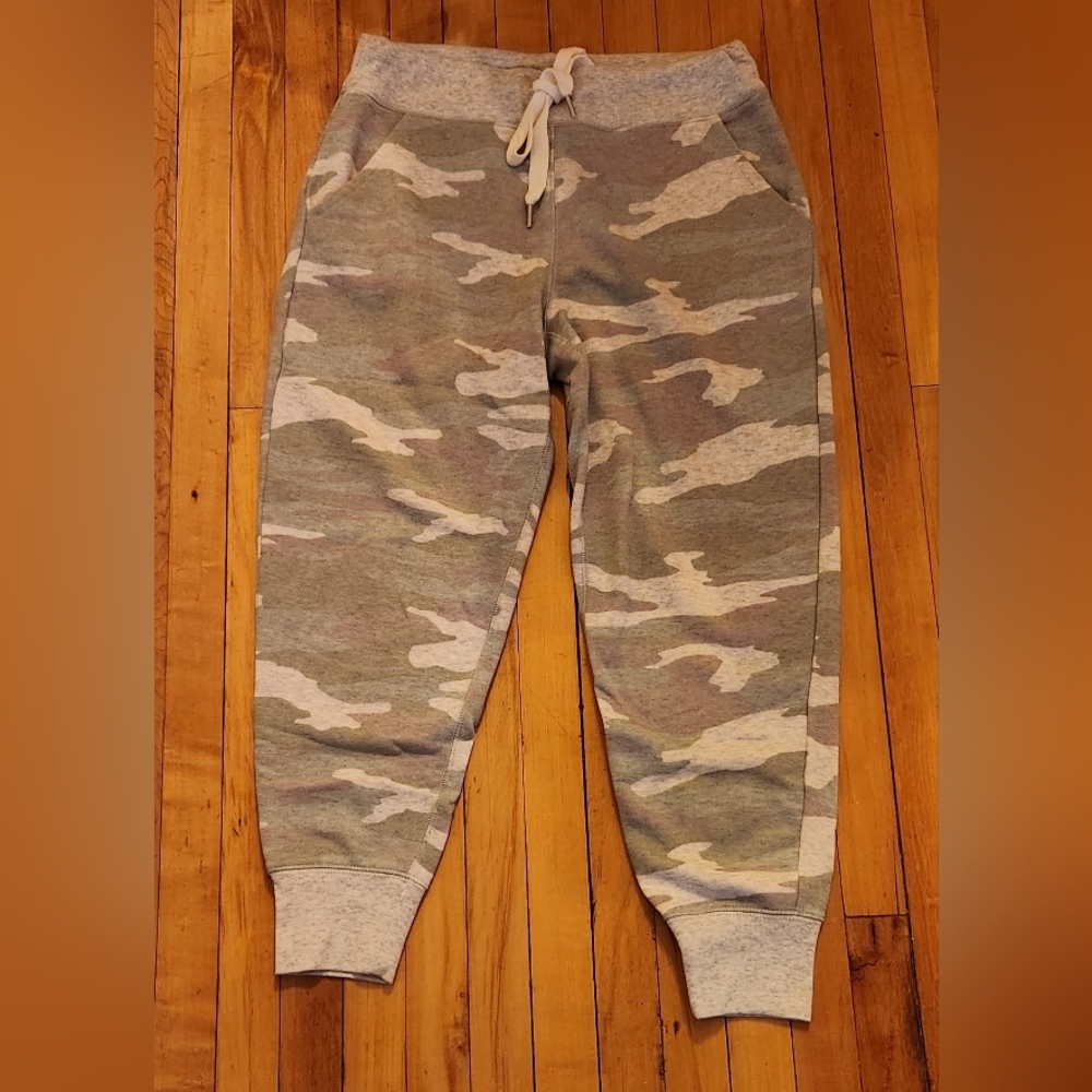 Aerie Army Pattern Joggers Size Small